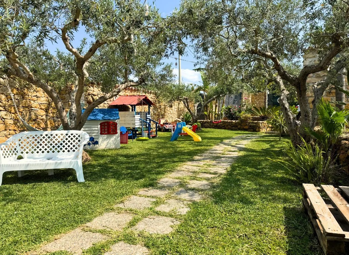 Case Vacanza Zeus Trappeto  Italië